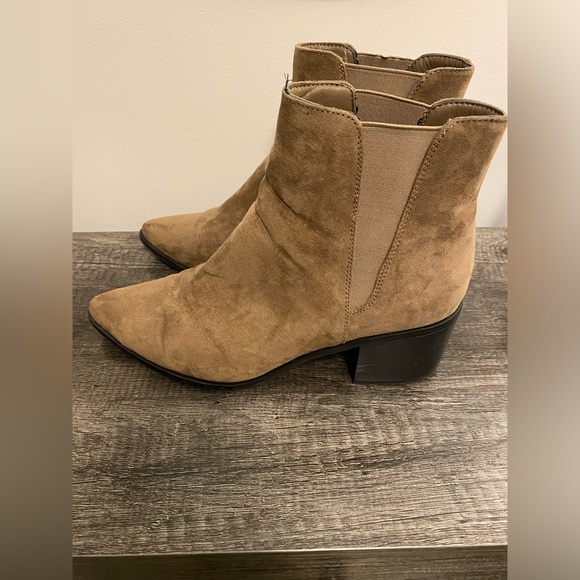 Suede heel boots - Picture 1 of 4